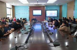 马塘中学召开食堂工作安全培训例会